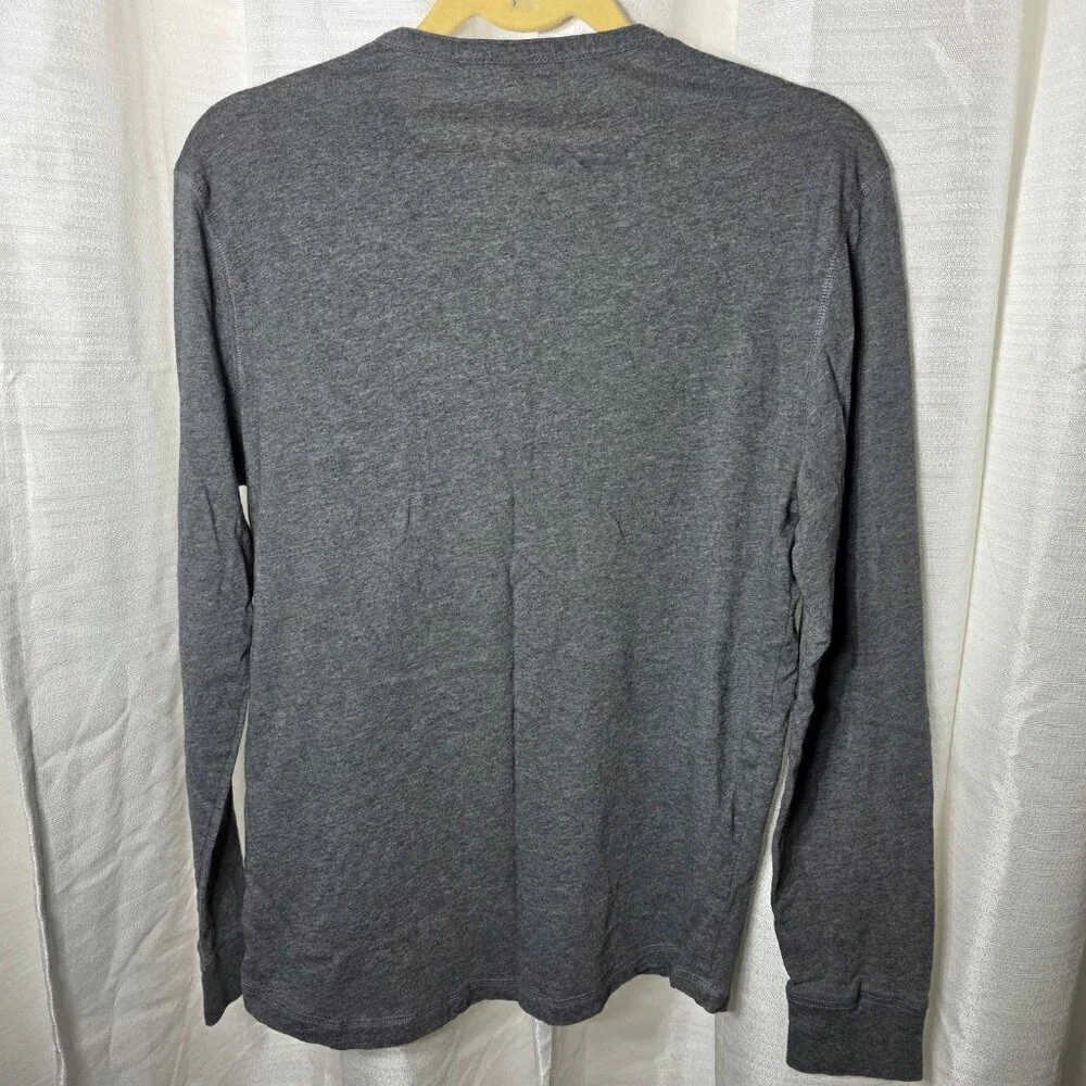 Banana Republic Men's Gray Henley size Medium